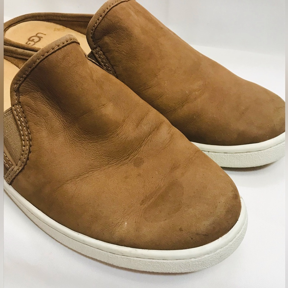 UGG Women’s Gene Sneakers Tan sz 9.5 - Picture 15 of 15